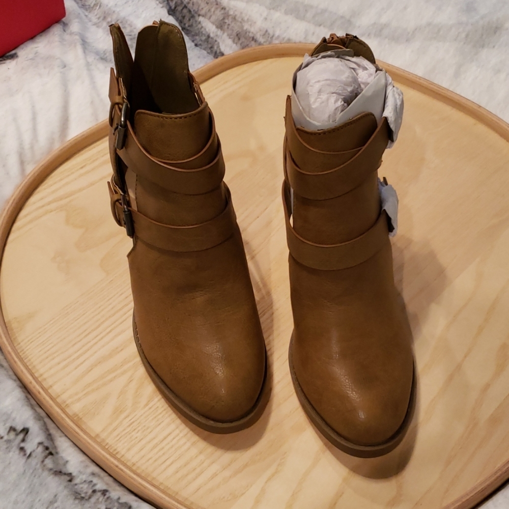 NWOT brown booties